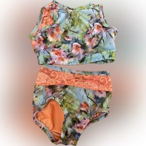 Details Dancewear Set
Blue, bright orange lace floral top with matching brief